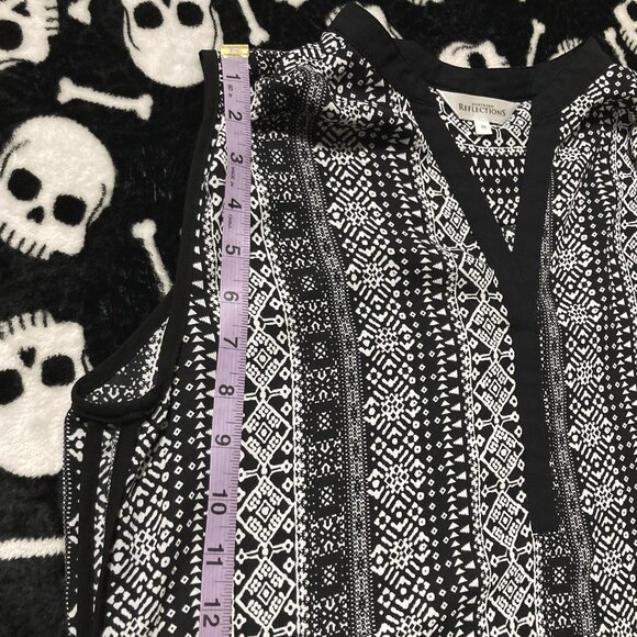 NORTHERN REFLECTIONS Black white sleeveless geometric tank top MEDIUM goth shirt - Picture 11 of 15